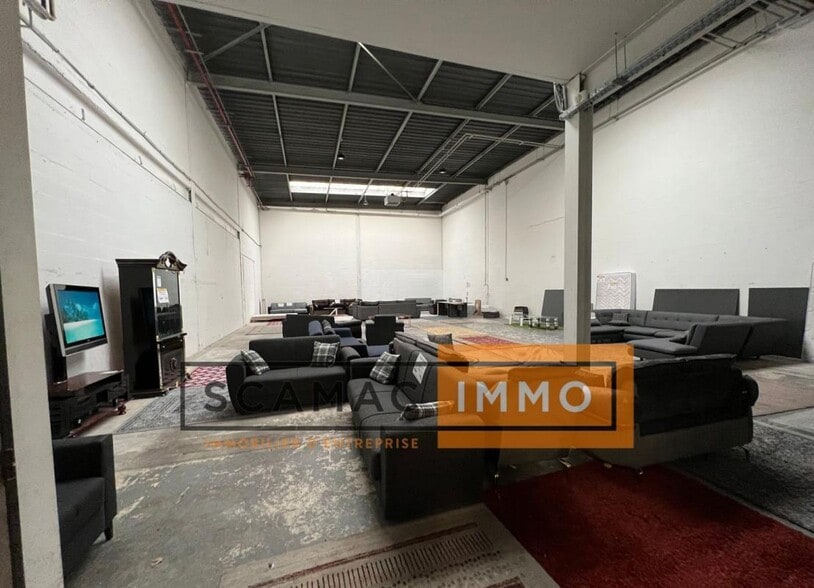 Industrial in Aubervilliers for lease - Interior Photo - Image 2 of 11