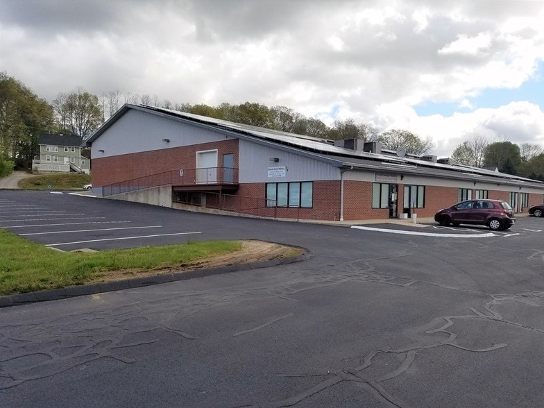 199 Old Hartford Rd, Colchester, CT for lease - Building Photo - Image 3 of 7