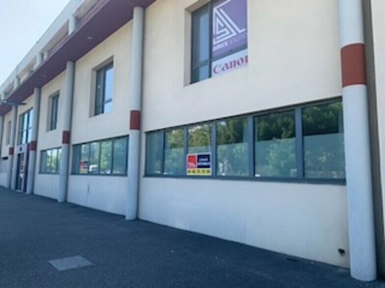 Office in Avignon for sale - Building Photo - Image 2 of 7