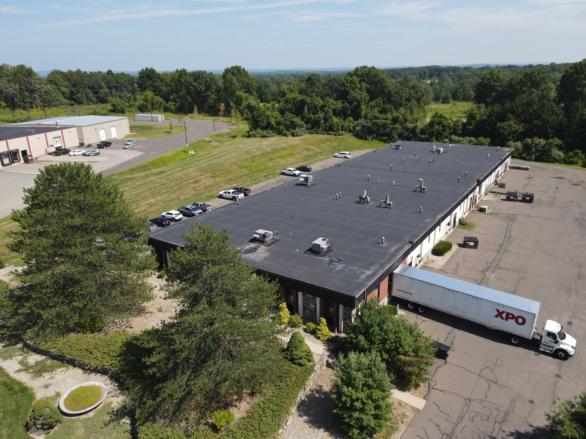 18 Thompson Rd, East Windsor, CT à vendre Photo du bâtiment- Image 1 de 22