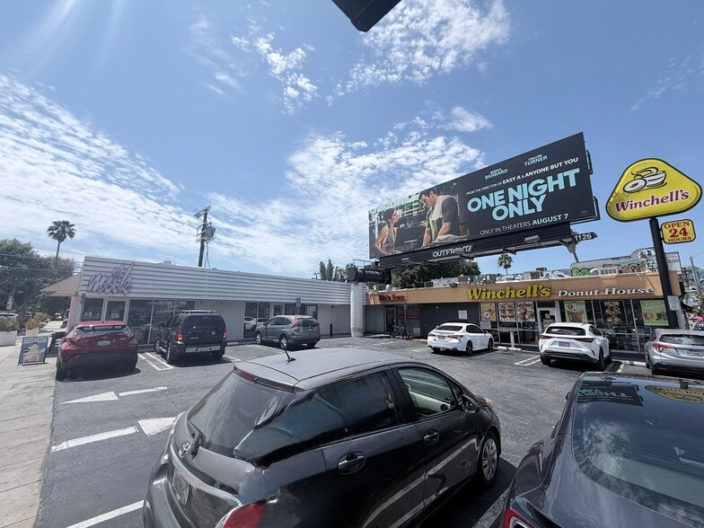 7150 Melrose Ave, Los Angeles, CA for lease - Building Photo - Image 3 of 9
