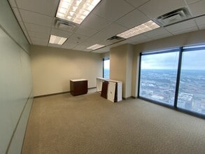 1700 Pacific Ave, Dallas, TX à louer Photo intérieure- Image 1 de 15