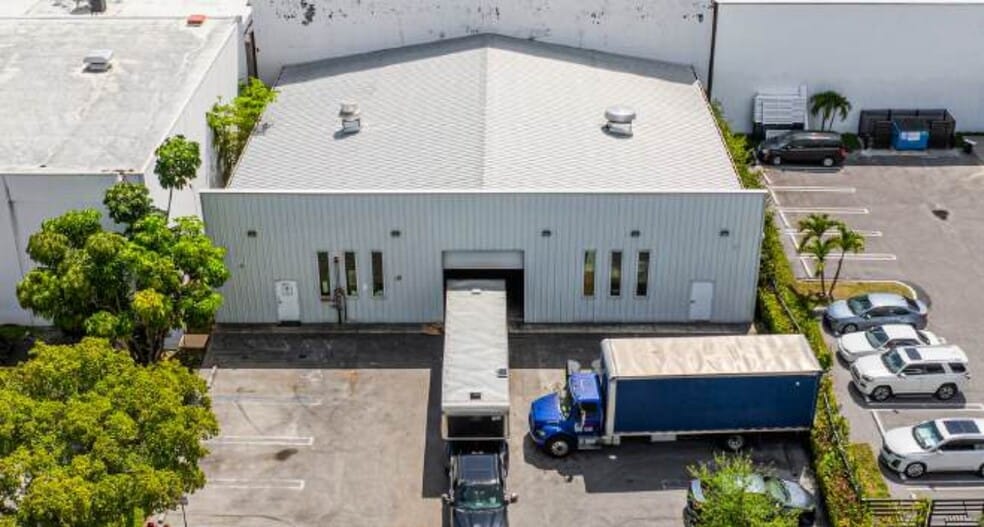 6988 NW 52nd St, Miami, FL for sale - Building Photo - Image 2 of 4