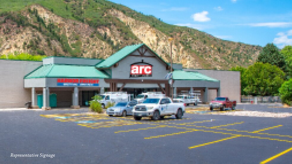 2001 Grand Ave, Glenwood Springs, CO à vendre - Photo du bâtiment - Image 2 de 3