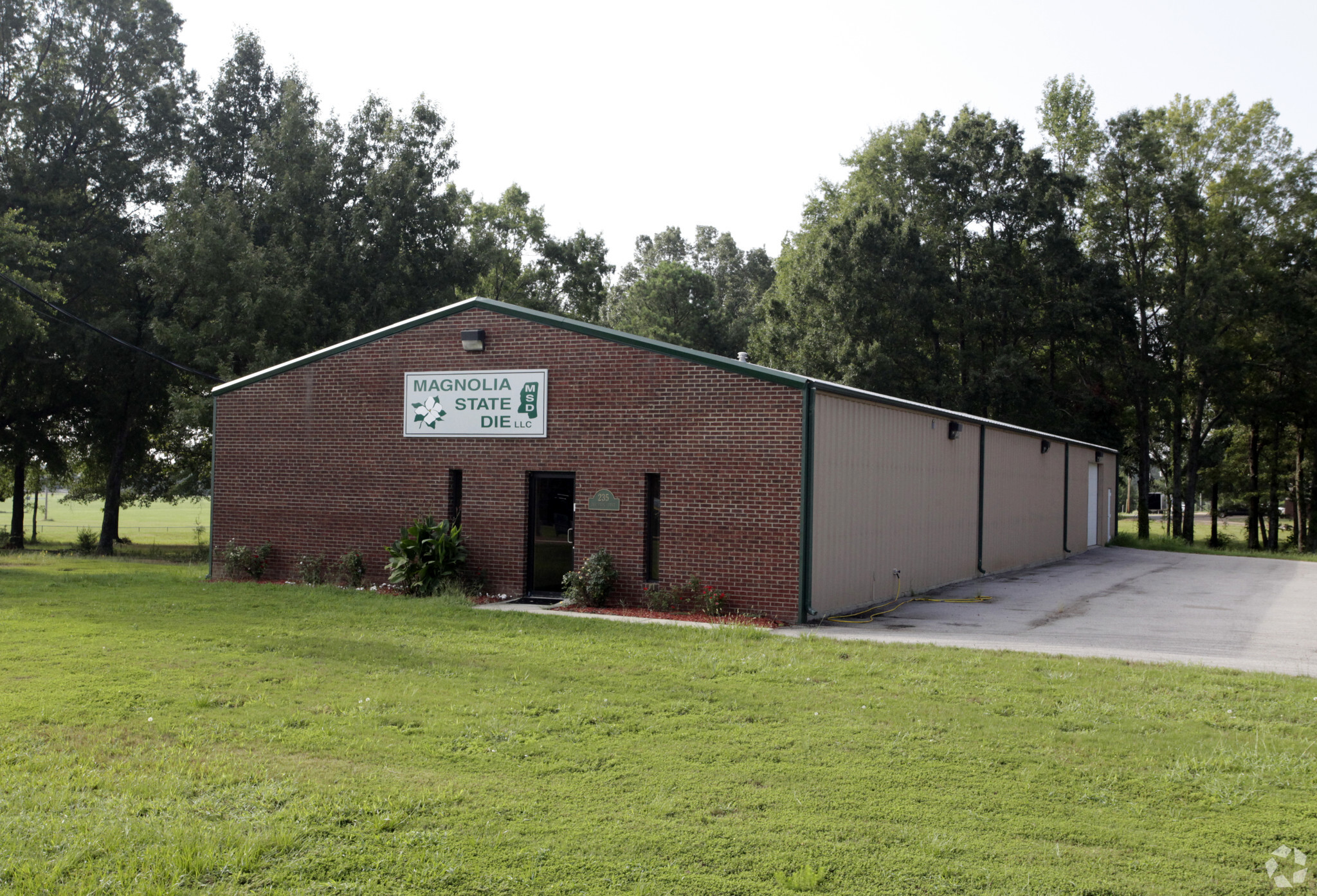 235 Industrial Dr, Senatobia, MS for sale Primary Photo- Image 1 of 1