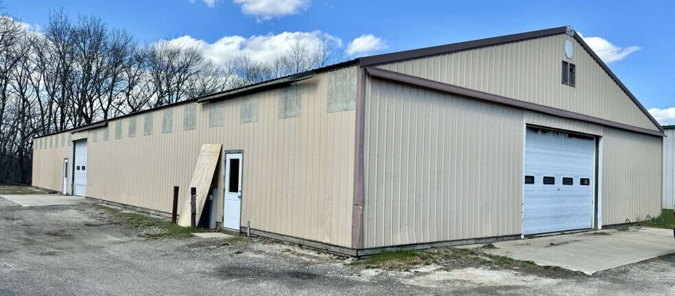 129 N Oakridge Dr, North Prairie, WI à vendre - Photo du bâtiment - Image 3 de 9