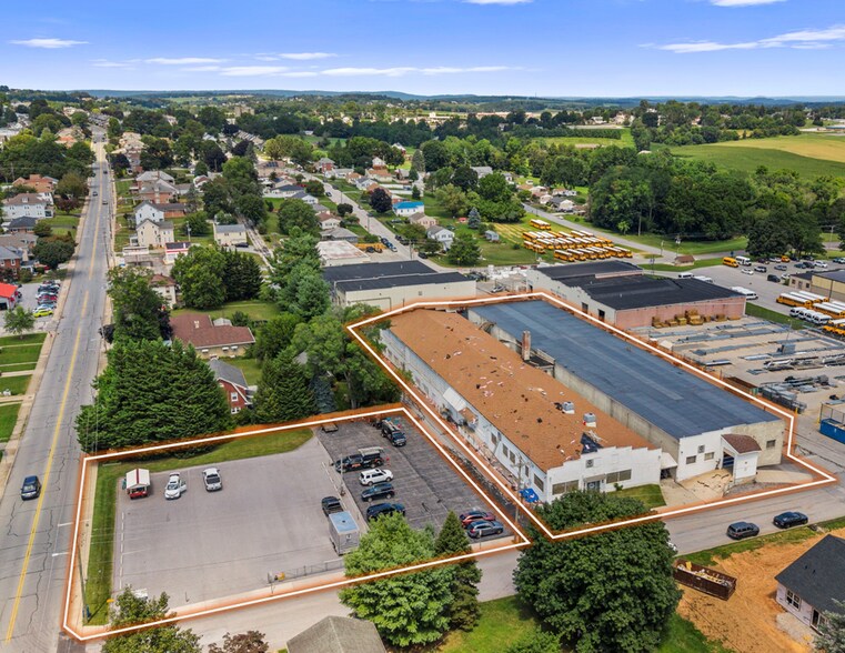 25 Grand Ave, Red Lion, PA à vendre - Photo du bâtiment - Image 2 de 9