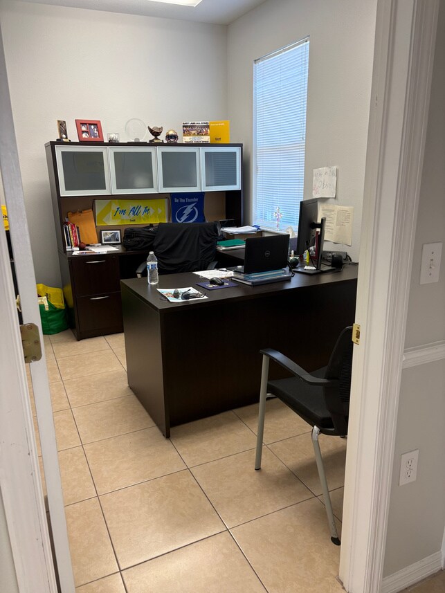 12187-12189 W Linebaugh Ave, Tampa, FL for lease Interior Photo- Image 1 of 7