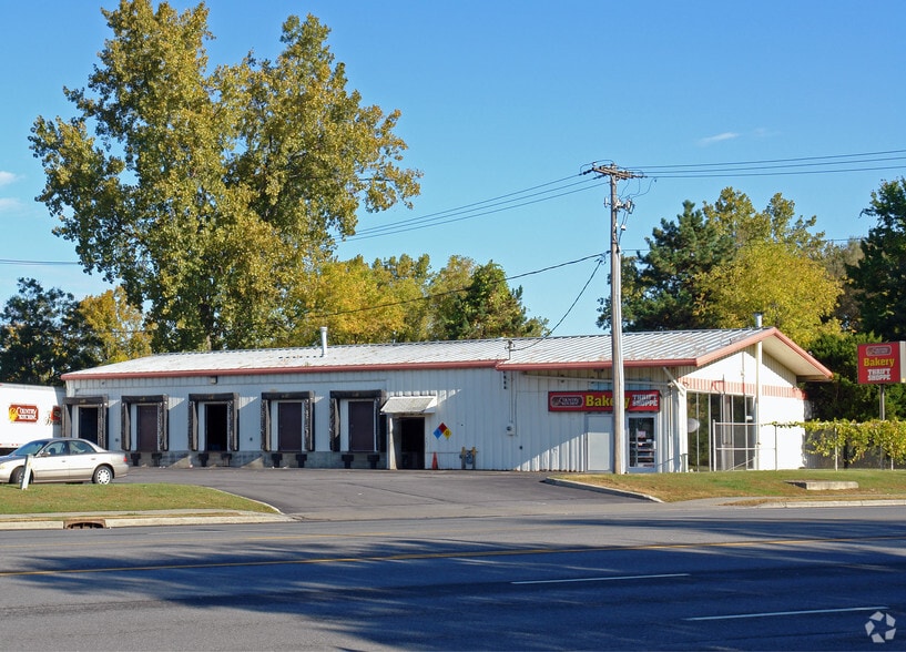 240-242 Wolf Road portfolio of 2 properties for sale on LoopNet.ca - Primary Photo - Image 2 of 2