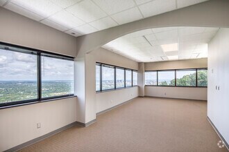 600 Beacon Pkwy W, Birmingham, AL for lease Interior Photo- Image 2 of 3