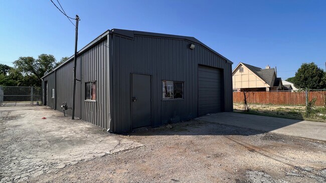 Plus de détails pour 2514 Burbank St, Dallas, TX - Industriel à louer