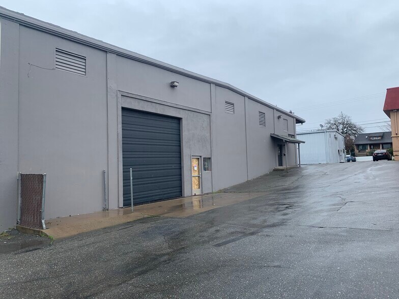 1950 Kitrick Ave, Oroville, CA à louer - Photo du bâtiment - Image 3 de 17