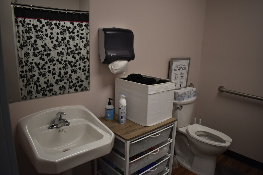 520 Lew Dewitt Blvd, Waynesboro, VA à louer - Photo du bâtiment - Image 3 de 14