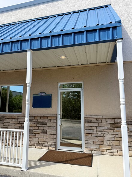 2255 Sarasota Center Blvd, Sarasota, FL for lease - Building Photo - Image 2 of 16