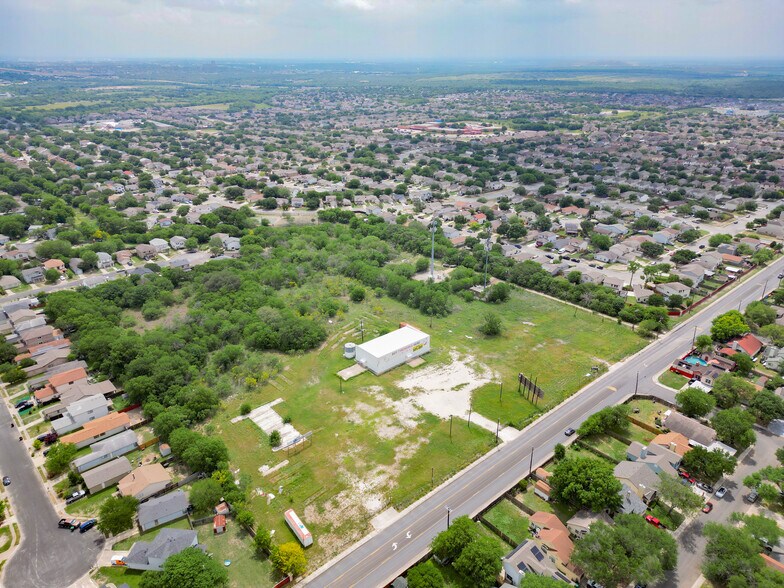 2948 Pue Rd, San Antonio, TX à vendre - Photo du bâtiment - Image 2 de 7