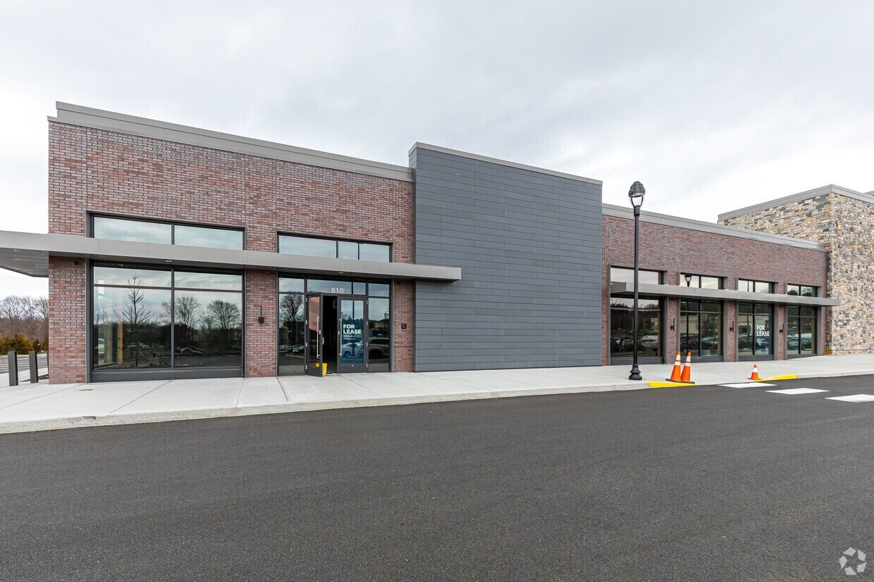 600 Evergreen Way, South Windsor, CT for lease Building Photo- Image 1 of 1