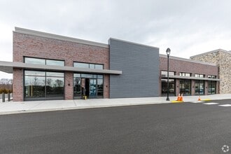 600 Evergreen Way, South Windsor, CT for lease Building Photo- Image 1 of 1