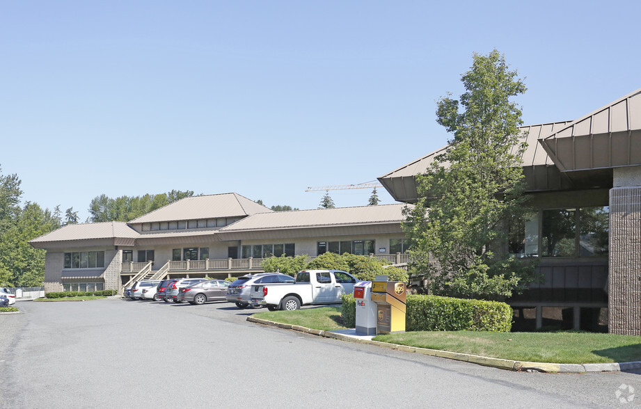 1215 120th Ave NE, Bellevue, WA for lease - Primary Photo - Image 1 of 7