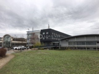 Bureau dans Poissy à louer - Photo du bâtiment - Image 2 de 5