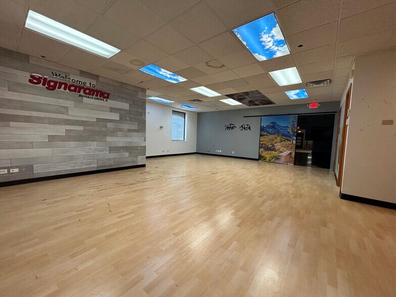 350-370 Lexington Dr, Buffalo Grove, IL à louer - Photo du bâtiment - Image 3 de 35