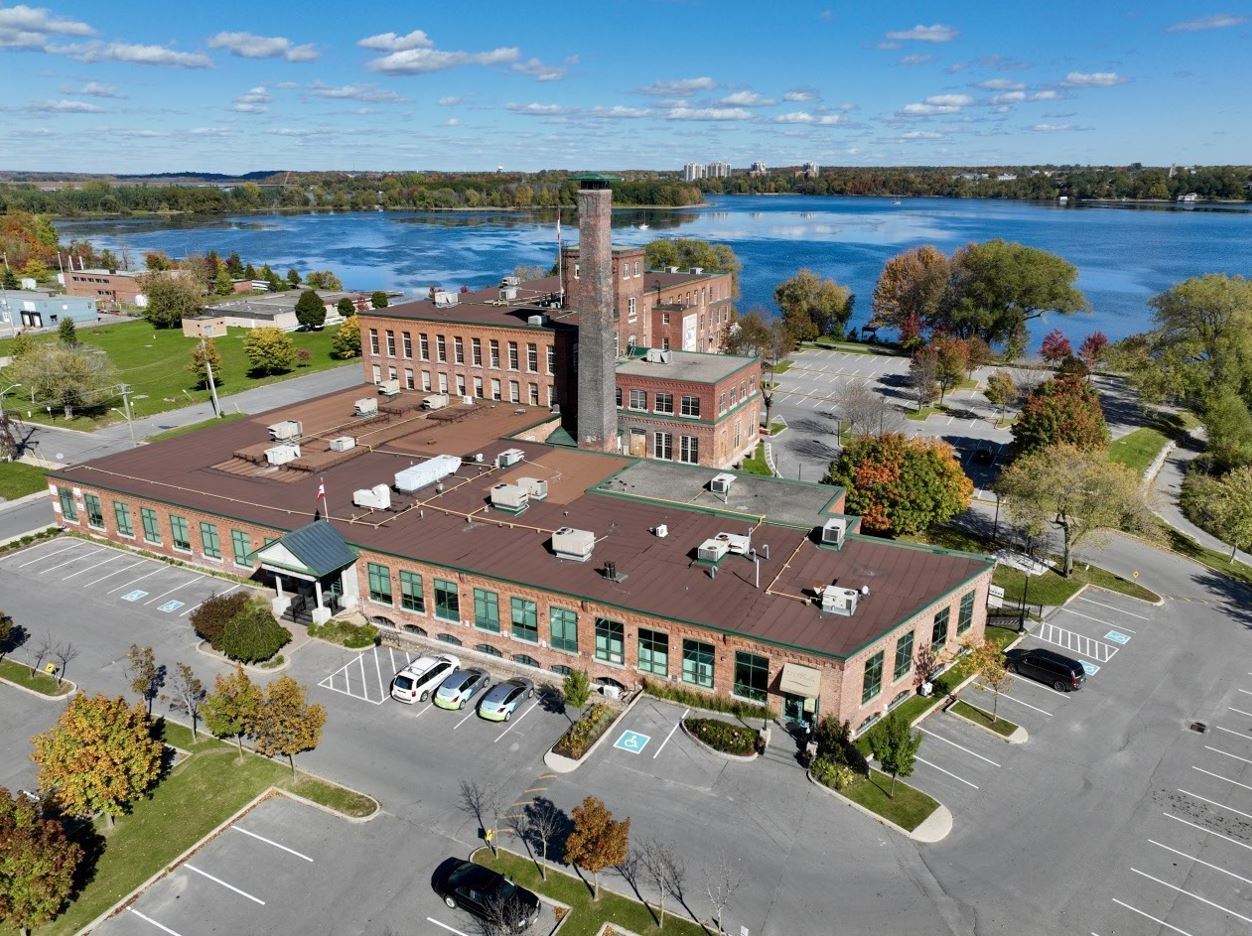 6 Cataraqui St, Kingston, ON à vendre Photo du bâtiment- Image 1 de 1