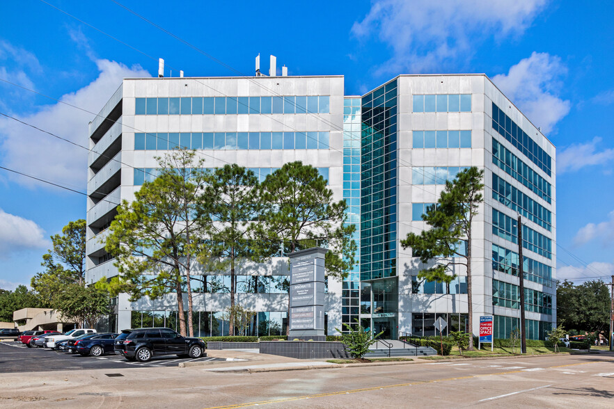 601 Sawyer St, Houston, TX for lease - Building Photo - Image 2 of 9