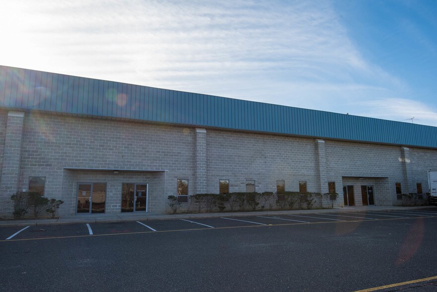 1920 Swarthmore Ave, Lakewood, NJ à louer - Photo du bâtiment - Image 2 de 5