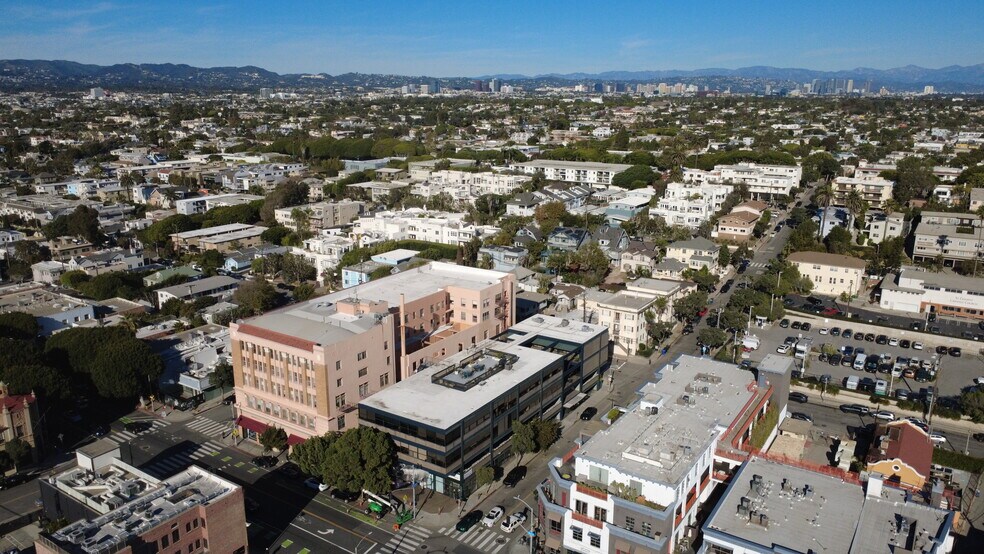 3015 Main St, Santa Monica, CA à louer - Photo du bâtiment - Image 3 de 16