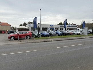 Plus de détails pour 97 Portsmouth Rd, Cobham - Commerce de détail à louer