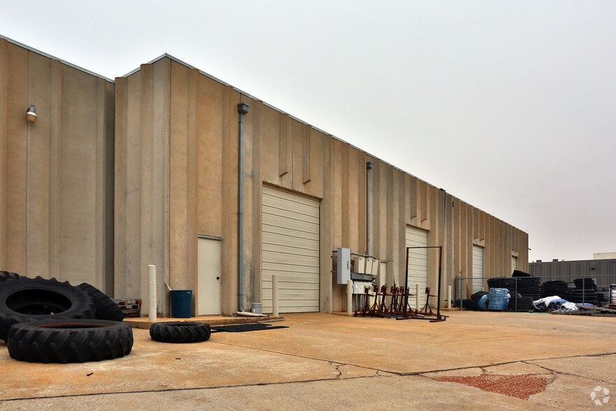 3200 Broce Dr, Norman, OK for lease - Building Photo - Image 2 of 3