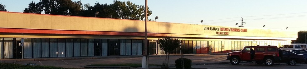 6570 W Bellfort St, Houston, TX à vendre - Photo du bâtiment - Image 3 de 14