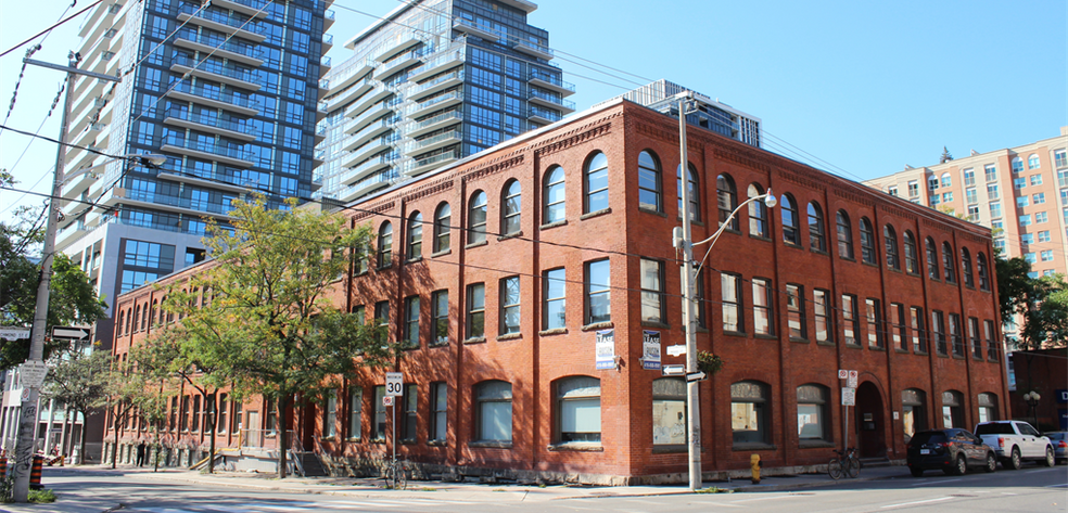 411 Richmond St E, Toronto, ON à louer - Photo du bâtiment - Image 1 de 6