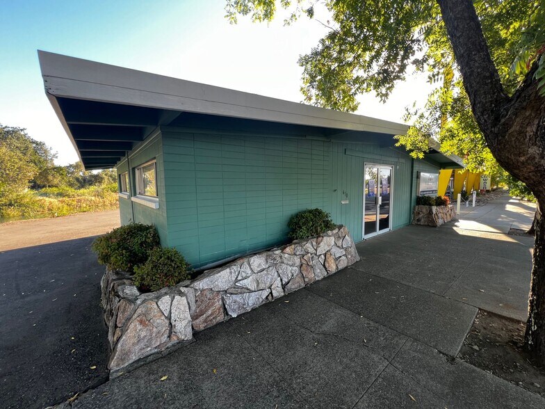 610 Cypress Ave, Redding, CA à vendre - Photo du bâtiment - Image 2 de 10