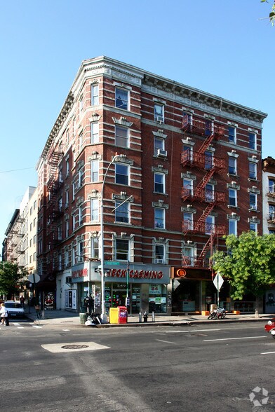 249 Eldridge St, New York, NY à louer - Photo du bâtiment - Image 2 de 6