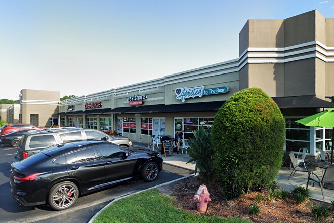 3690 E Bay Dr, Largo, FL à louer - Photo du bâtiment - Image 3 de 8