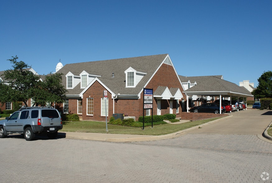951 York Dr, DeSoto, TX for lease - Building Photo - Image 1 of 8