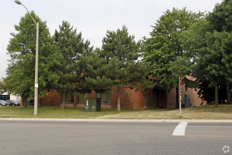 175 Watline Ave, Mississauga, ON à louer - Photo du bâtiment - Image 2 de 2