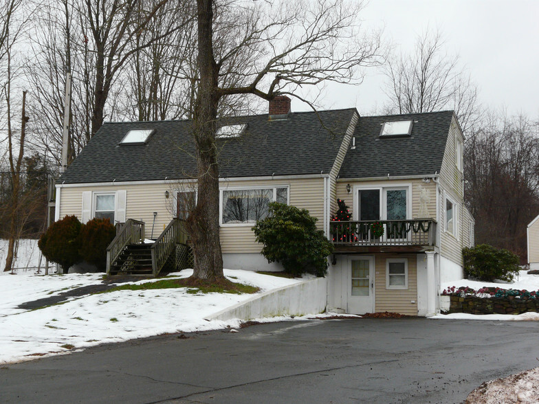 1952 Middletown Ave, Northford, CT à vendre - Photo principale - Image 1 de 1