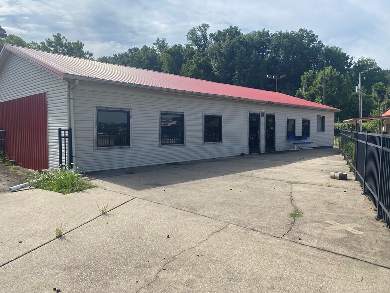 3418 Route 60, Barboursville, WV à vendre - Photo du bâtiment - Image 2 de 10