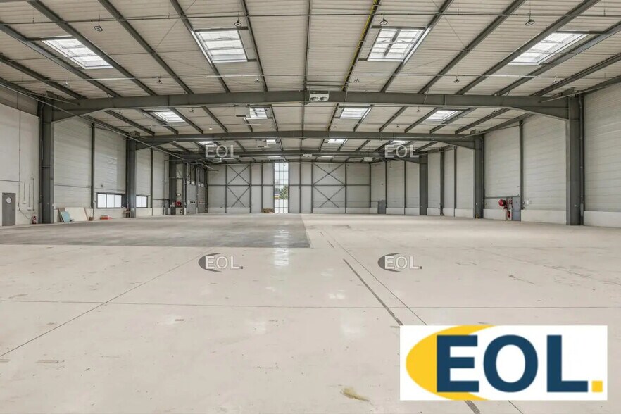 Industriel dans Le Mesnil-Amelot à louer - Photo du bâtiment - Image 3 de 13