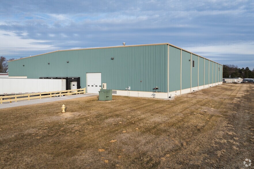 105 Enterprise Dr, Bellevue, OH à louer - Photo du bâtiment - Image 3 de 8