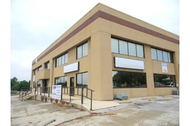 1305 S Key Ave, Lampasas, TX à vendre Photo principale- Image 1 de 34