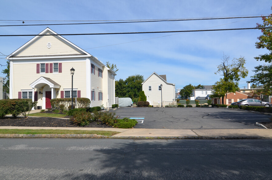 32 Church St, Flemington, NJ à vendre - Photo principale - Image 1 de 1