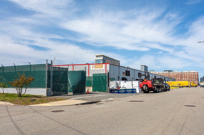 Plus de détails pour 420 E St, South Boston, MA - Industriel à louer