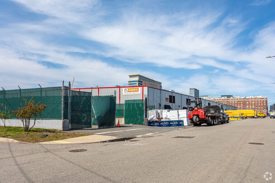 420 E St, South Boston, MA for lease - Primary Photo - Image 1 of 3