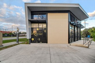 17800 W Cleveland Ave, Miami, FL for lease Interior Photo- Image 2 of 19