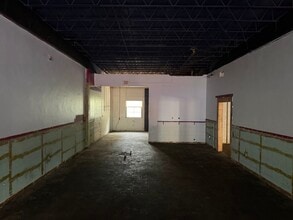 702 W University Ave, Gainesville, FL for lease Interior Photo- Image 2 of 4