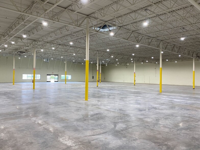 2525 Pio Nono Ave, Macon-Bibb, GA for lease - Interior Photo - Image 3 of 11