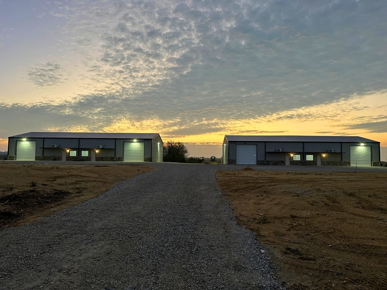 5744 N FM 51, Weatherford, TX for lease - Building Photo - Image 3 of 3