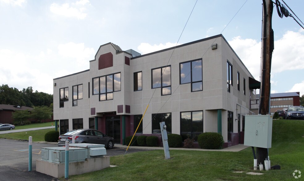2 Highland Park Dr, Uniontown, PA à louer - Photo du bâtiment - Image 2 de 23
